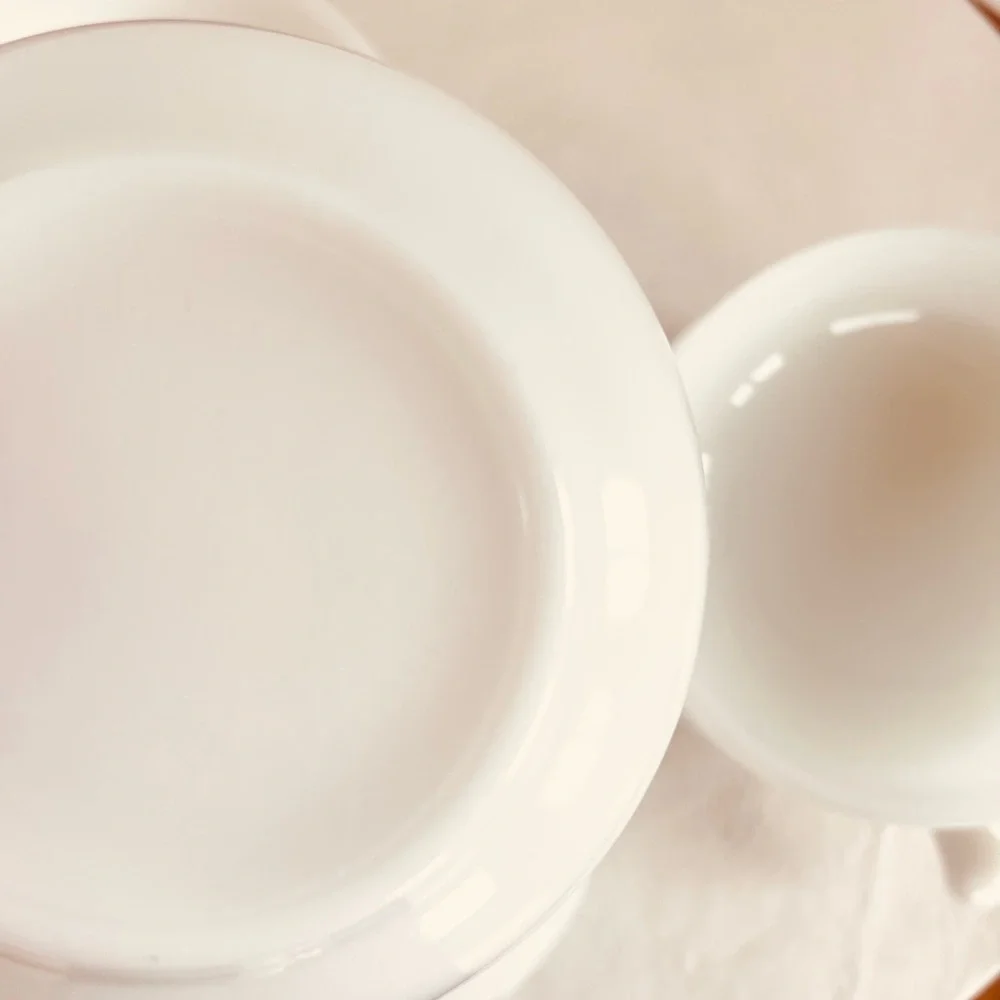 SET OF‎ 8 VINTAGE MILK GLASS STACKABLE SOUP BOWLS W/ HANDLES OVEN/MICROWAVE SAFE
